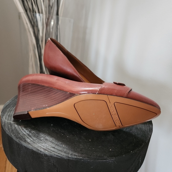 Shoes - Picture 4 of 4